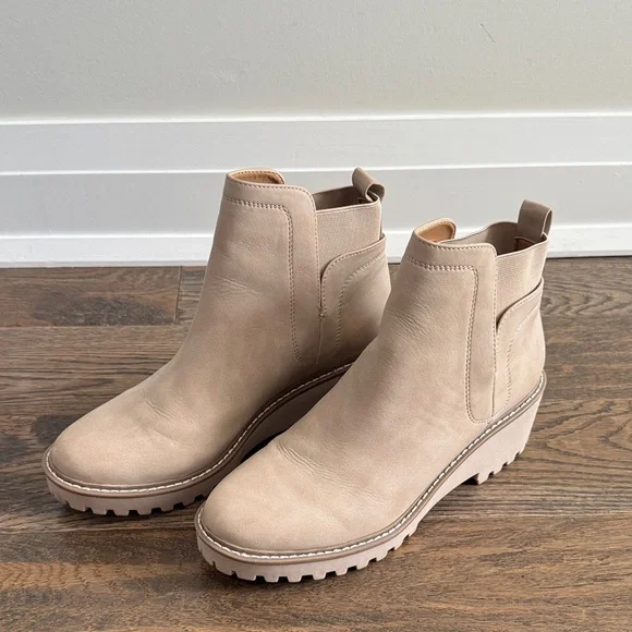 DV by Dolce Vita Rango Beige Ankle Booties - Picture 3 of 5